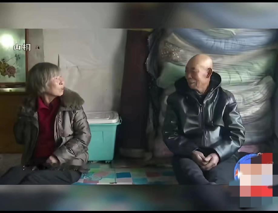 哈哈，老年人相亲太奇葩了！
​大妈：首先夫妻生活我不能过，因为对不起原来的老头，