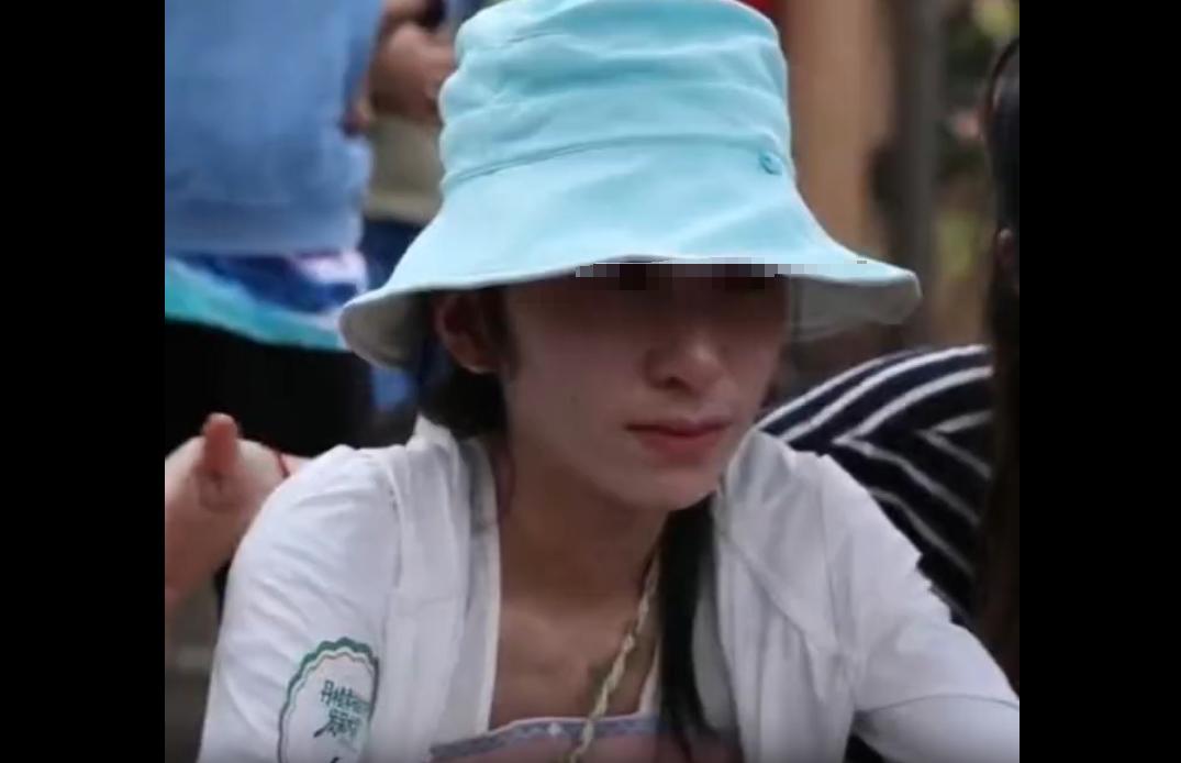 4月18日，四川眉山丹棱幸福古村举办首届发呆大赛，46名参赛者需从下午1点静坐至