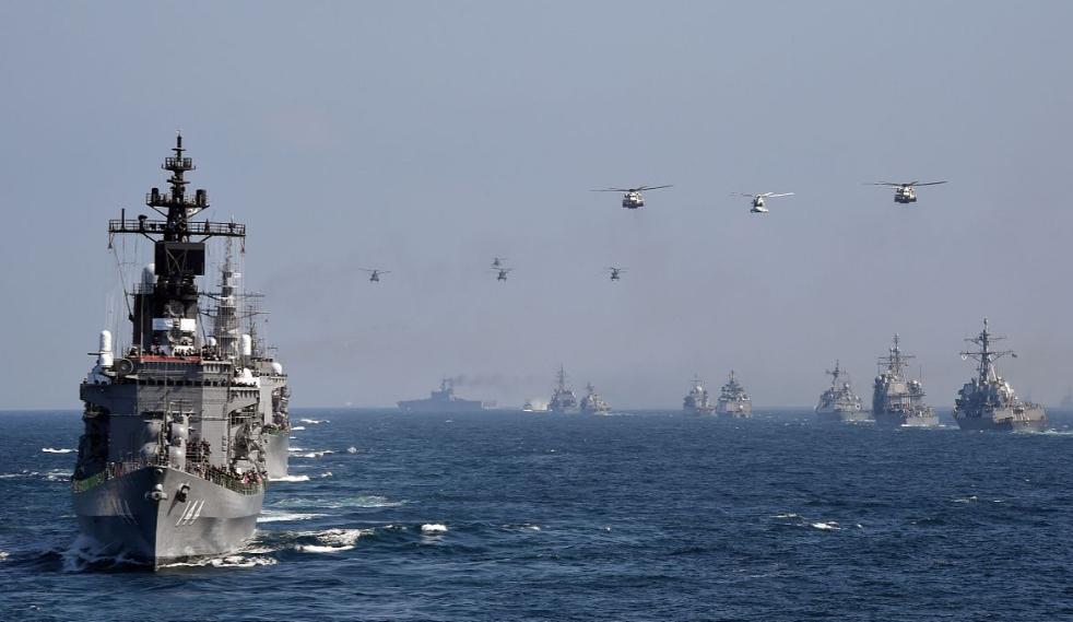 美菲肩并肩搞出“史上最大”军演，为何看起来像一场精心排练的“自我安慰”？
 
4