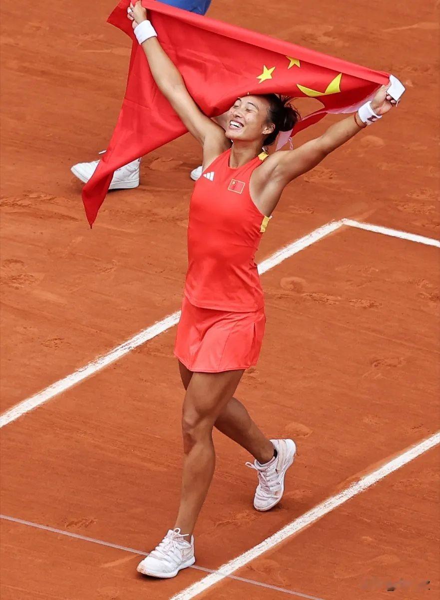 郑钦文因伤退赛，有没有可能是这种情况？原本她有伤，就是没有打算参加全运会的，但因