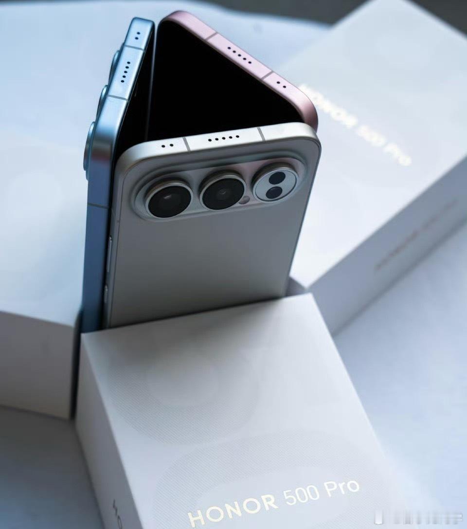 真别说镜头模组整个设计还真挺像的，不过都是Air为什么这个这么厚？