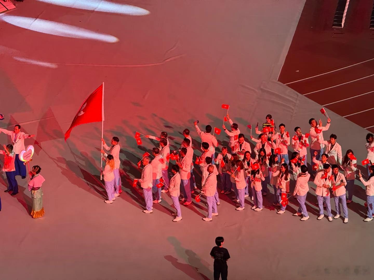 亚运会尴尬频出这届亚运会尴尬场面一个接一个，住宿、交通各种小状况不断，还有奏国歌