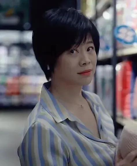 这俩演员长得真像啊，不过看了电视剧演员表介绍才知道，两个演员不是同一个人。