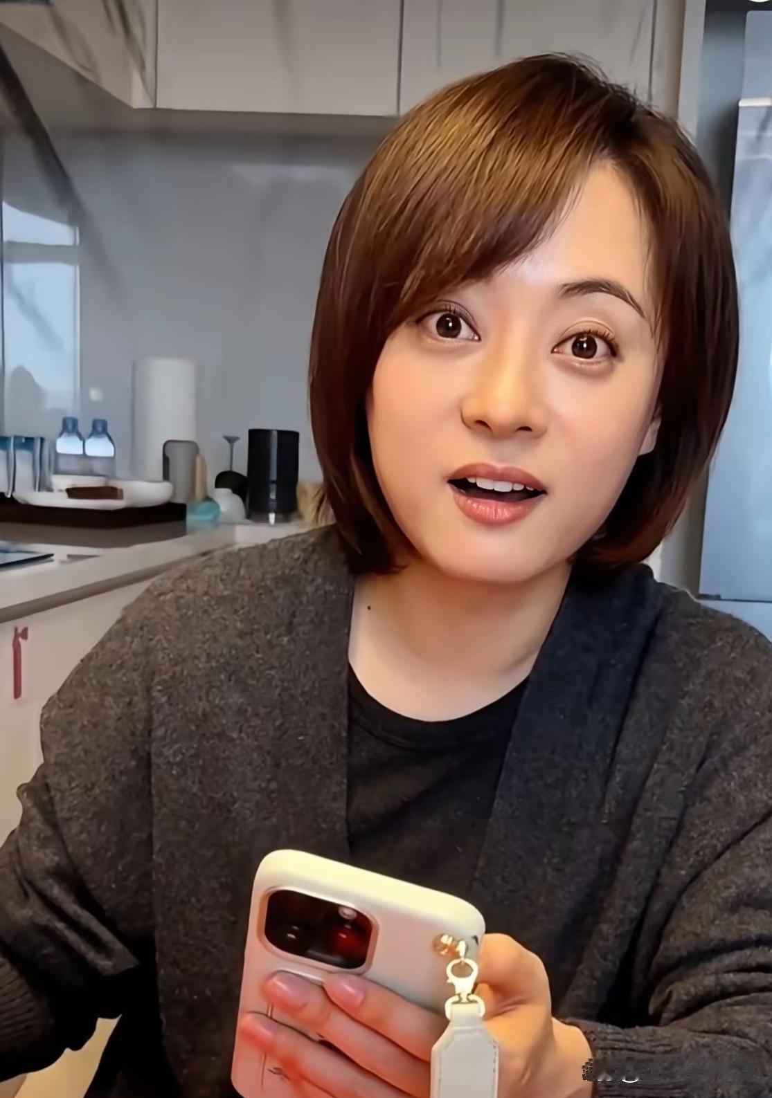 我估计孙俪这辈子都不会离婚了，原因很简单，不是因为邓超多么有钱有资源，也不是邓超