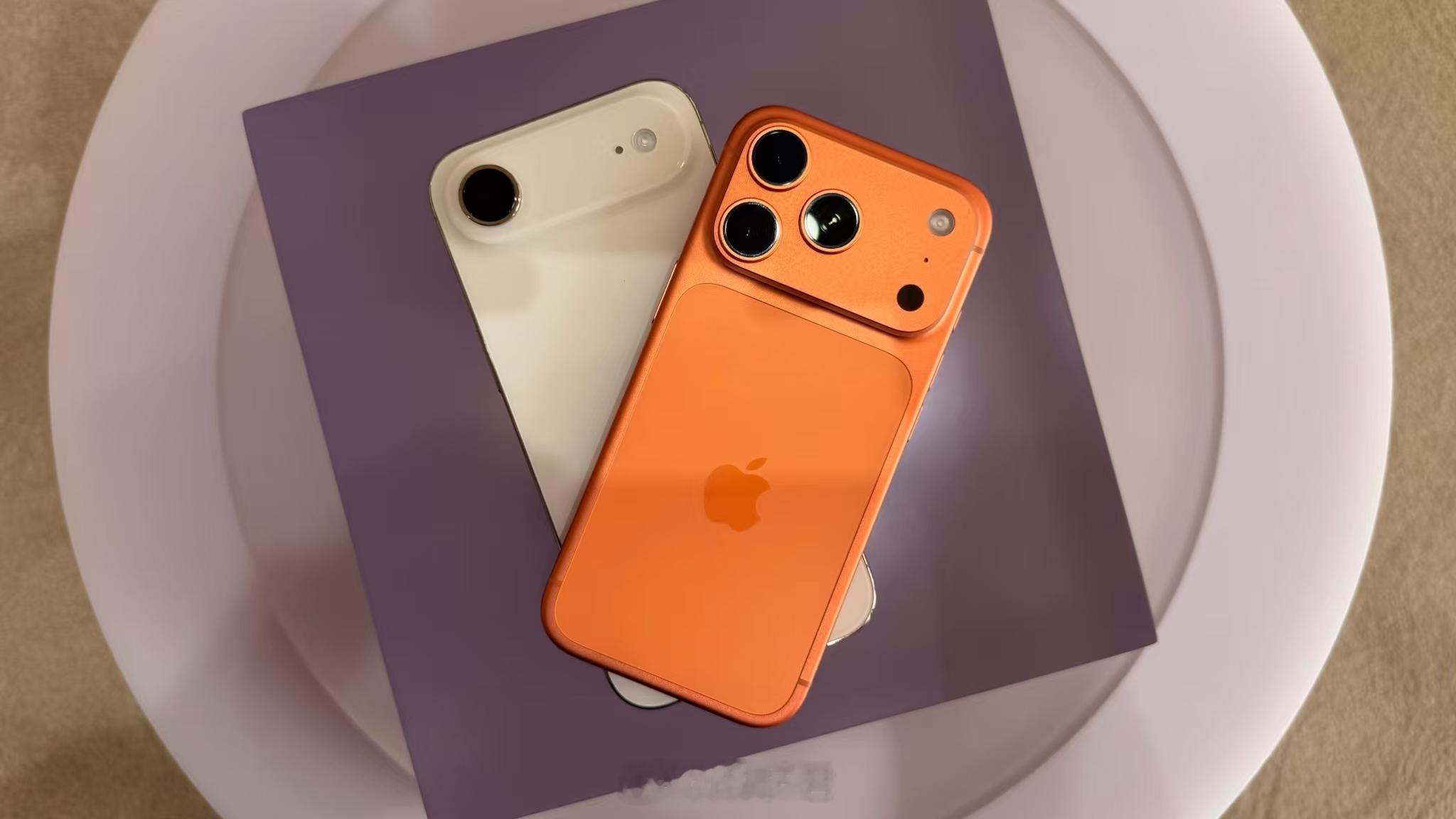 iPhone17pro天猫官旗首次降价就降价了300块钱，8699起步说真的，现