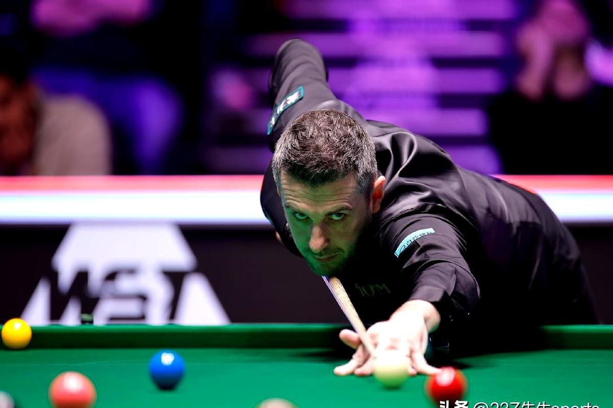 4-0开局，特鲁姆普英锦赛决赛悬了。

2025年斯诺克英锦赛决赛，塞尔比简直是