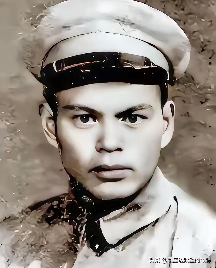 [月亮]1950年新疆，108位解放军被上千叛匪困在孤城40天，弹尽粮绝之时，匪