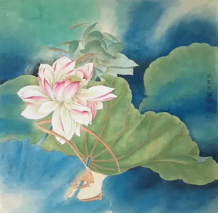 鲜花含笑画意浓，清风拂面心自闲。