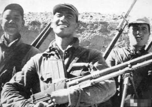 1951年5月，抗美援朝第五次战役进入后期，前线战局急剧恶化，志愿军63军189