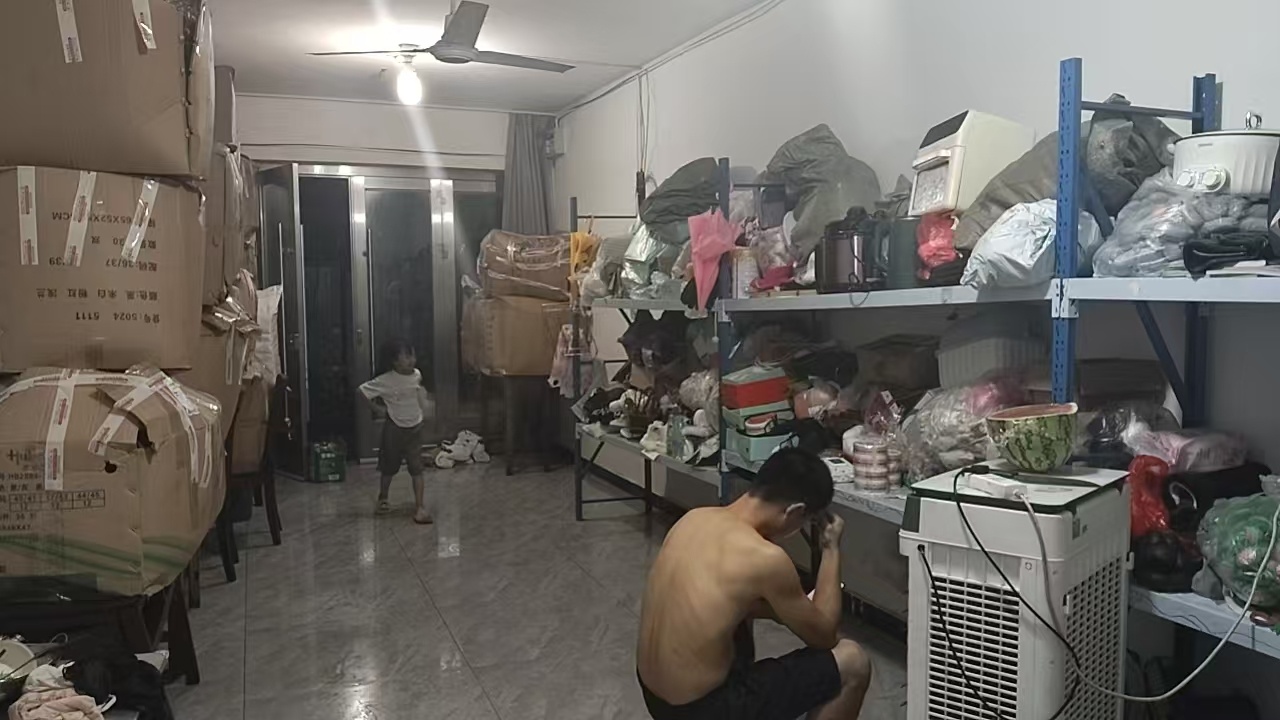 妹妹浙江温岭的家，水都要淹进家里了。昨晚十二点多，妹妹外甥女都在准备抗洪抢险做大