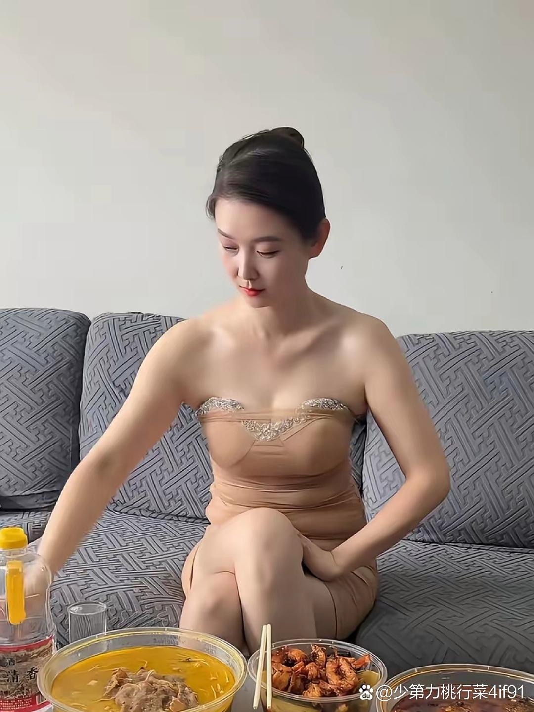 没有月薪过万，估计都不敢这样吃 