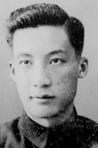 1949年，毛人凤下令处决朱君友。朱君友坦然赴死，却突然发现枪决他的2名特务，朝