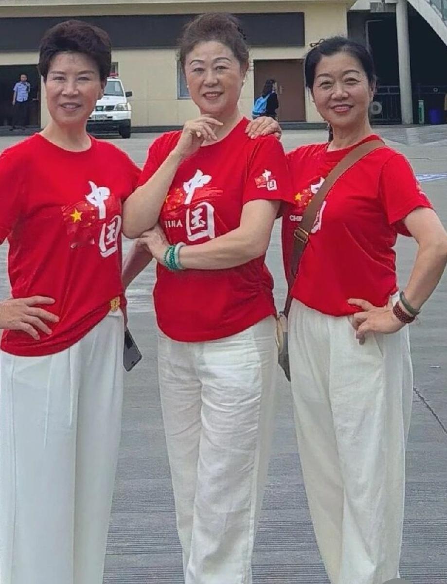 你猜她们在什么年龄段，谁的年纪大呢？