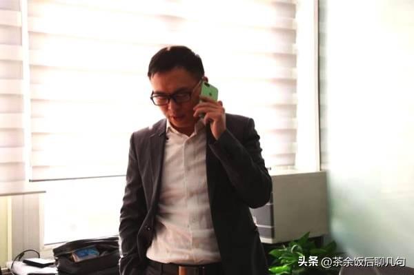 民进党今天（11日）开中常会，新党副秘书长游智彬直接杀进去抗议！痛批卓荣泰吹牛搞