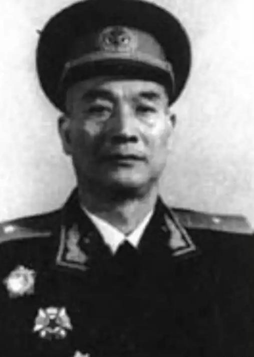 1950年，开国少将李治带着手枪找到毛主席，开口就要3000万，毛主席听完，当即