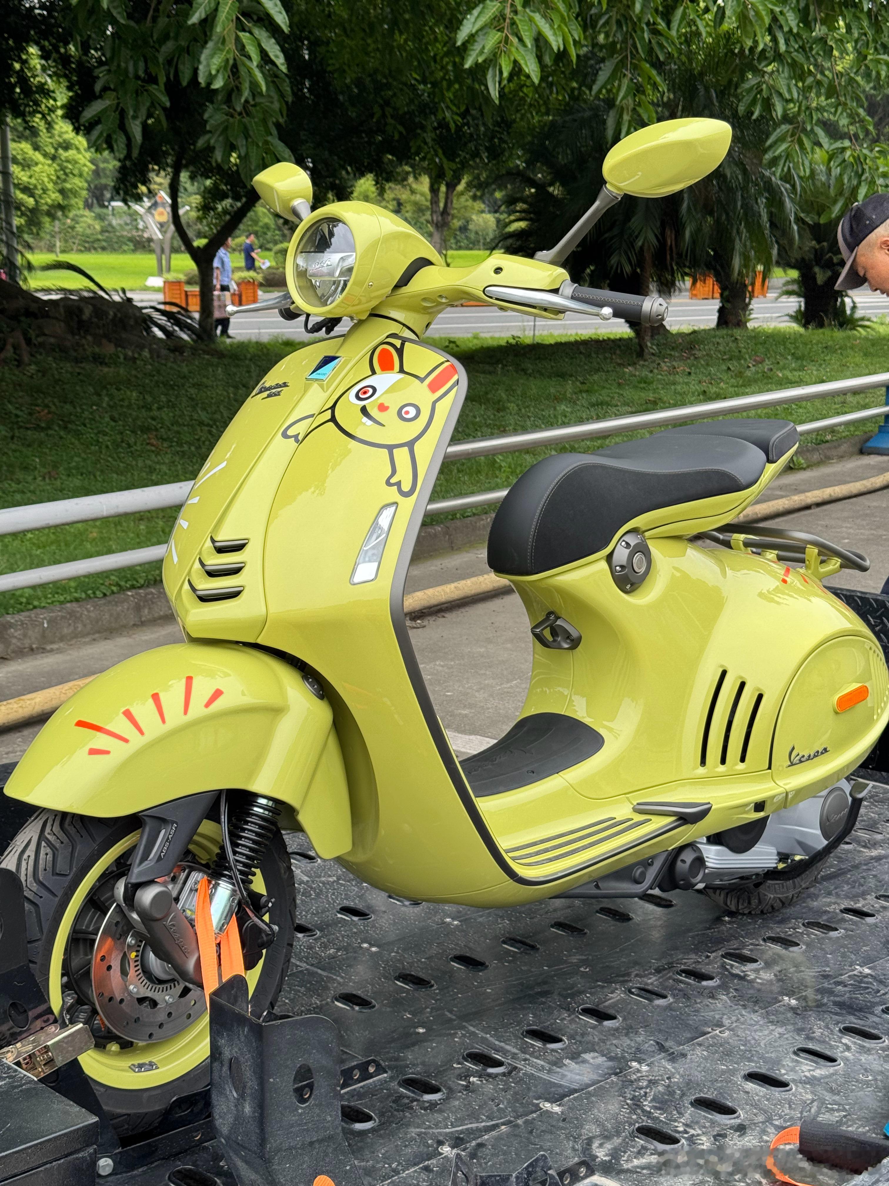 陪朋友来犀浦上摩托车户有段时间没来犀浦车管所了上户的车明显少了很多vespa我与