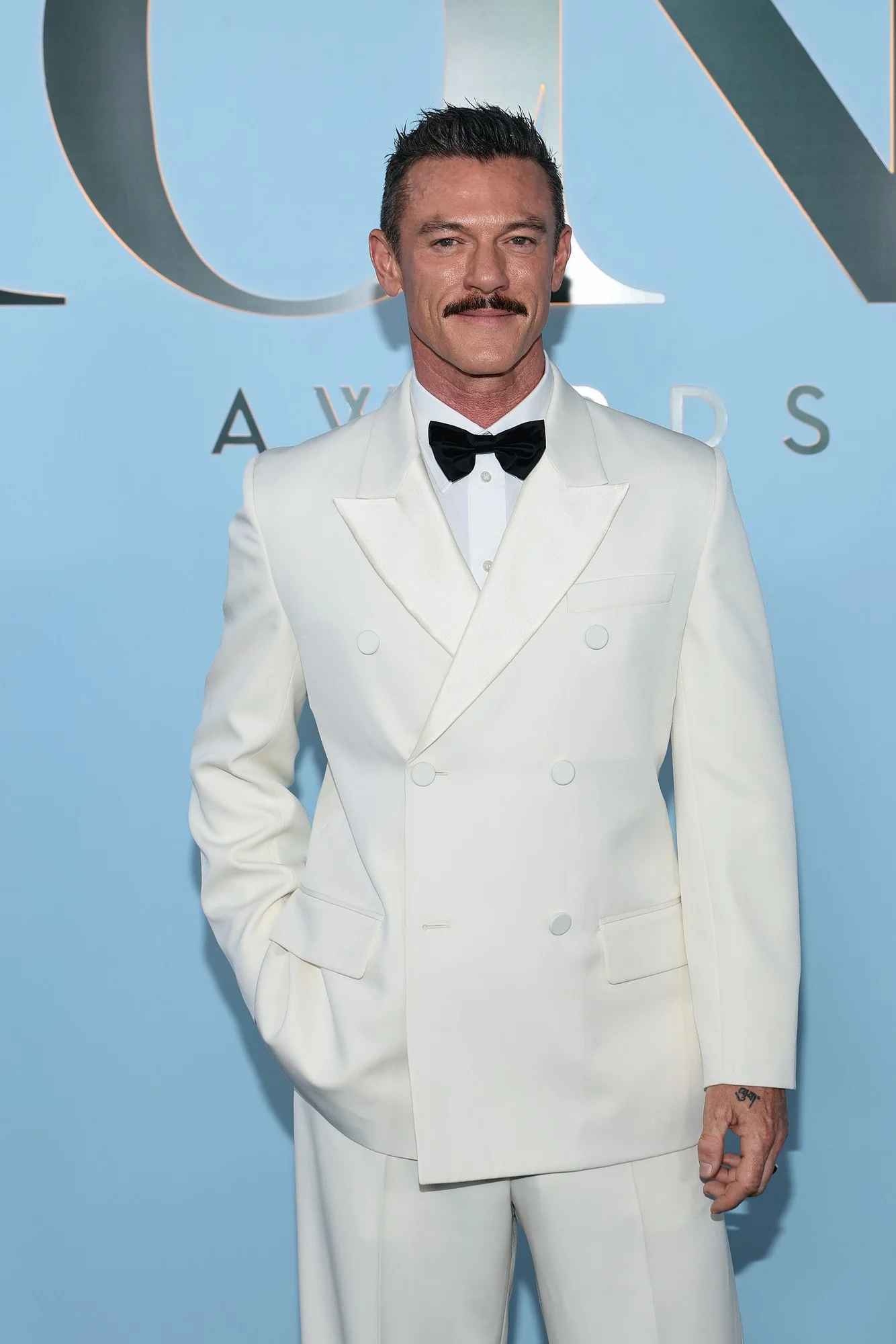 Luke Evans和男友Fran Tomas 7日纽约 出席2026 Tony