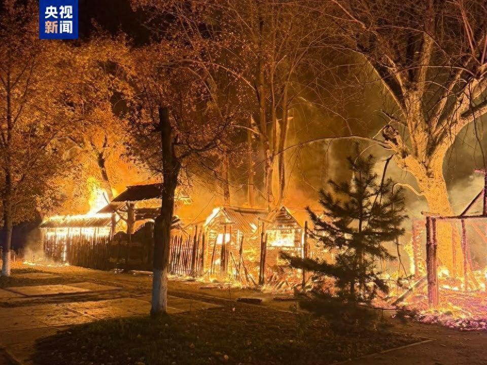 炸了整整一夜！当地时间10月22日，乌克兰首都基辅迎来俄军大规模联合打击。从21