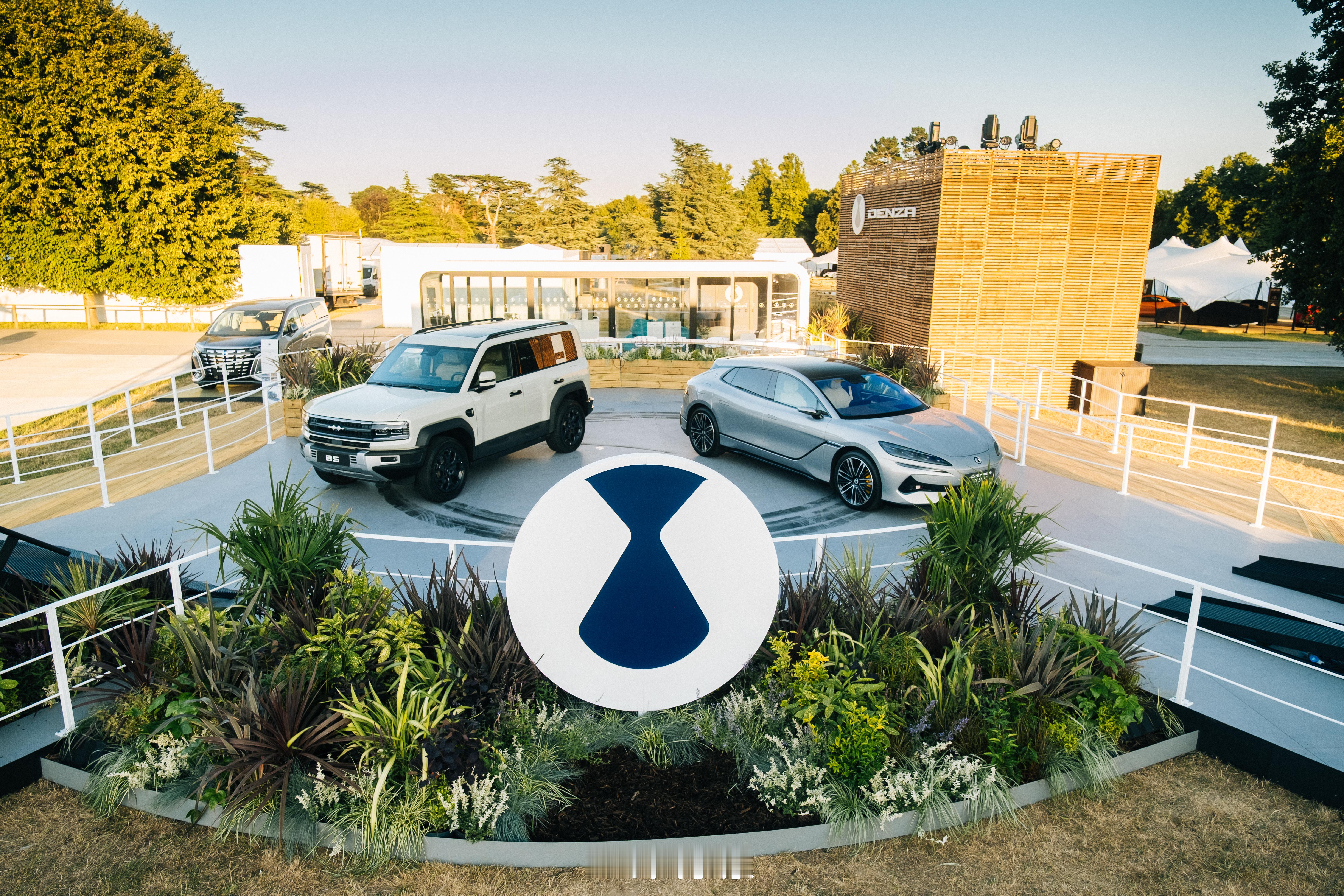 比亚迪携三款车型再次亮相登陆2025古德伍德速度节！当地时间7月10日，2025