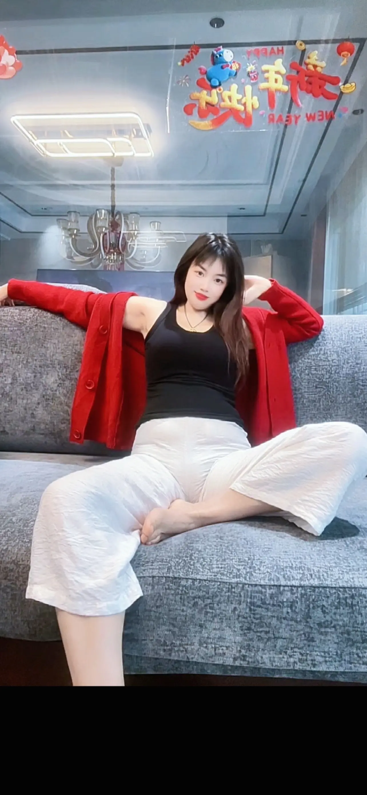 “在这个薄情寡义的世界，你可以什么都听但不能什么都信，在这智商过剩，利...