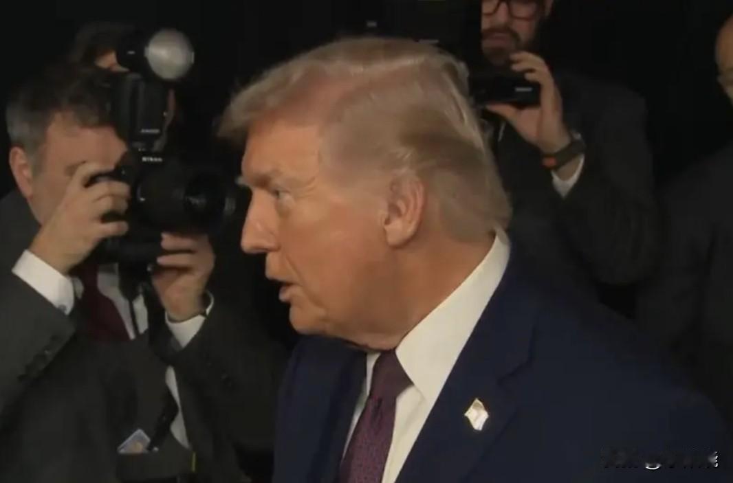 特朗普威胁对任何向古巴出售石油的国家
征收关税

此举给墨西哥带来压力，特朗普一