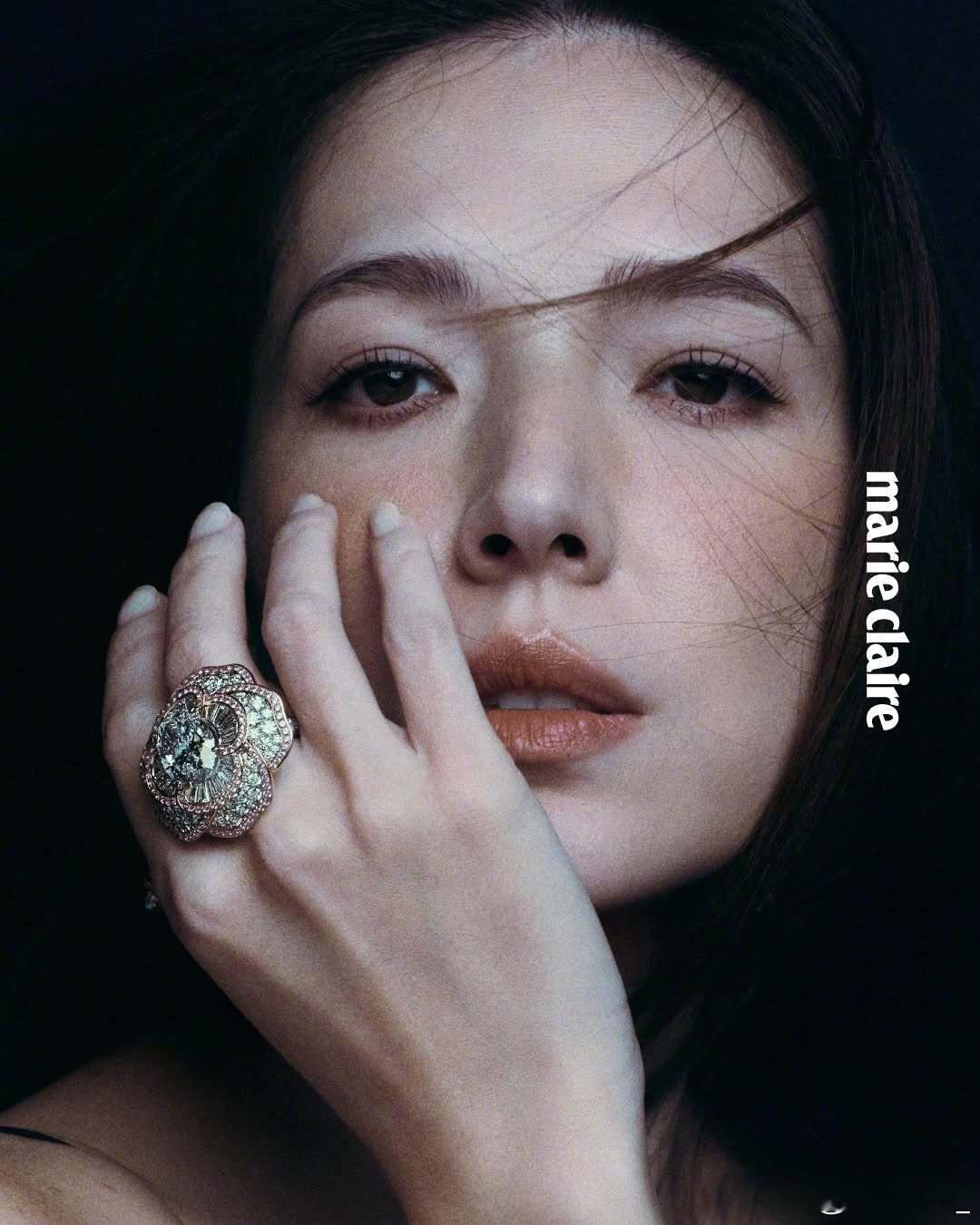 中国台湾版 <Marie Claire> 电子版封面：许玮甯演绎 CHANEL 
