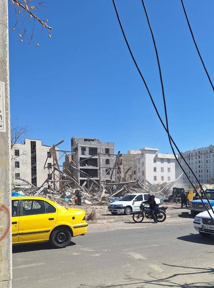 一张照片显示，美以空袭已将伊朗德黑兰的153号警察局夷为平地。越来越多国家被卷入