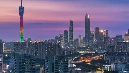 随着南京经济数据出炉，上半年GDP十强城市排位赛尘埃落定。十强城市整体表现亮眼，