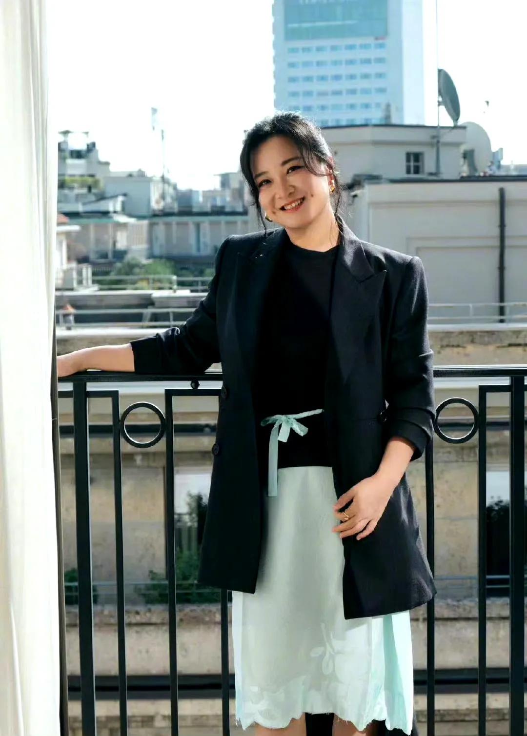 #寻找热爱表达的你#贾玲米兰时装周看秀，状态超棒，已经是nextlever了。自
