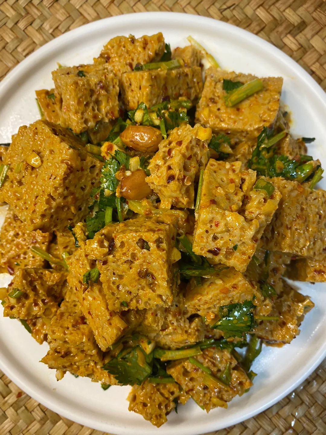 凉皮里的麻酱面筋   会爆汁 一次吃到爽