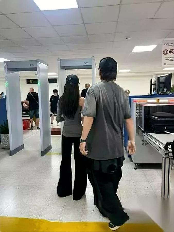 胡彦斌刚说的话，粉丝破防了。

不是因为恋情，是他把“在意”和“边界”说透了。