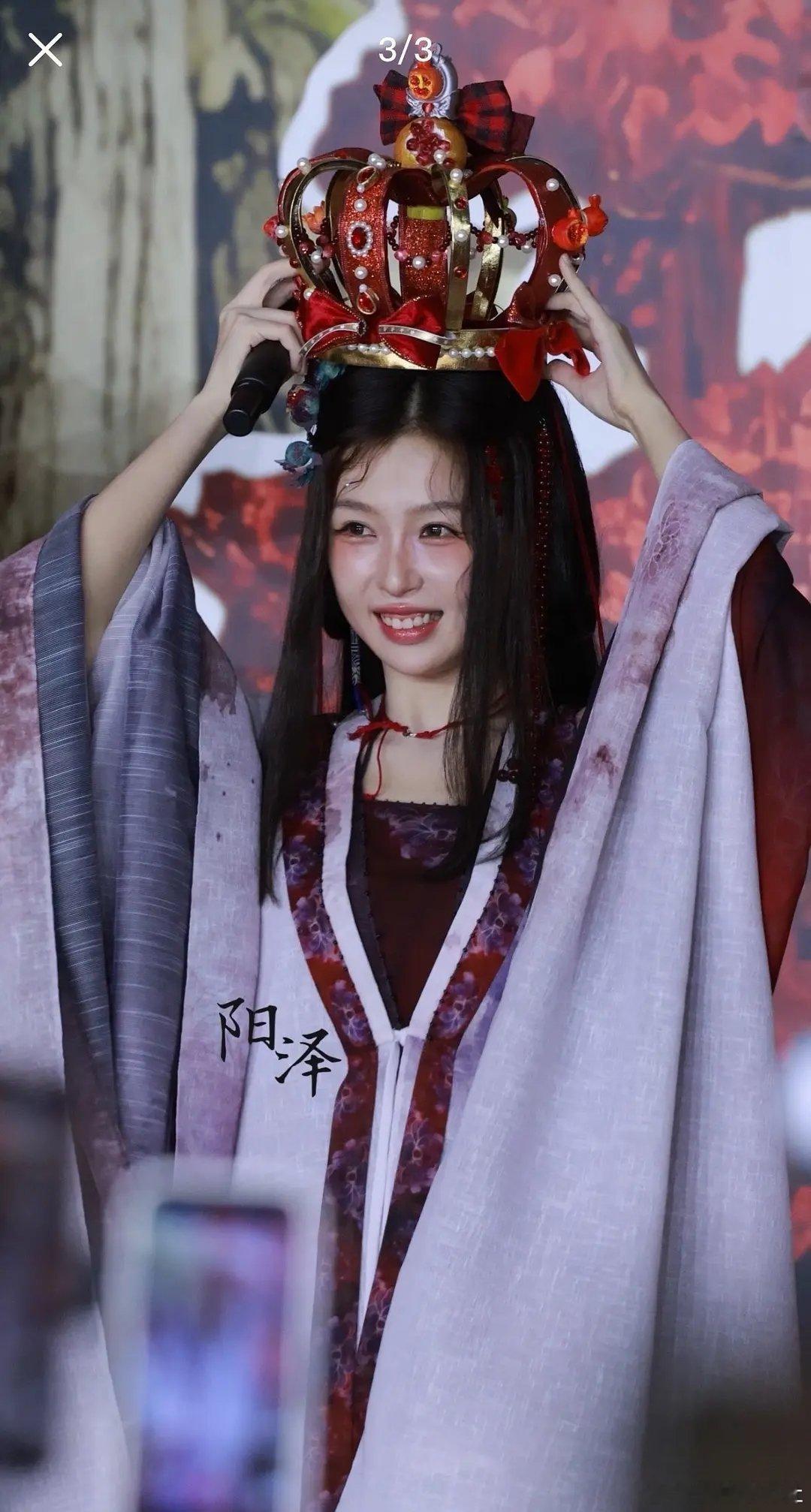 虞书欣今日妆造 还挺漂亮的 