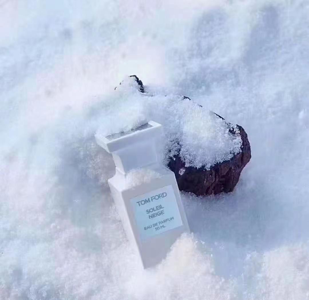 下雪❄️雪天。最大的变化就是不再像以前那样渴望被理解，再也没有非说不可的故事。