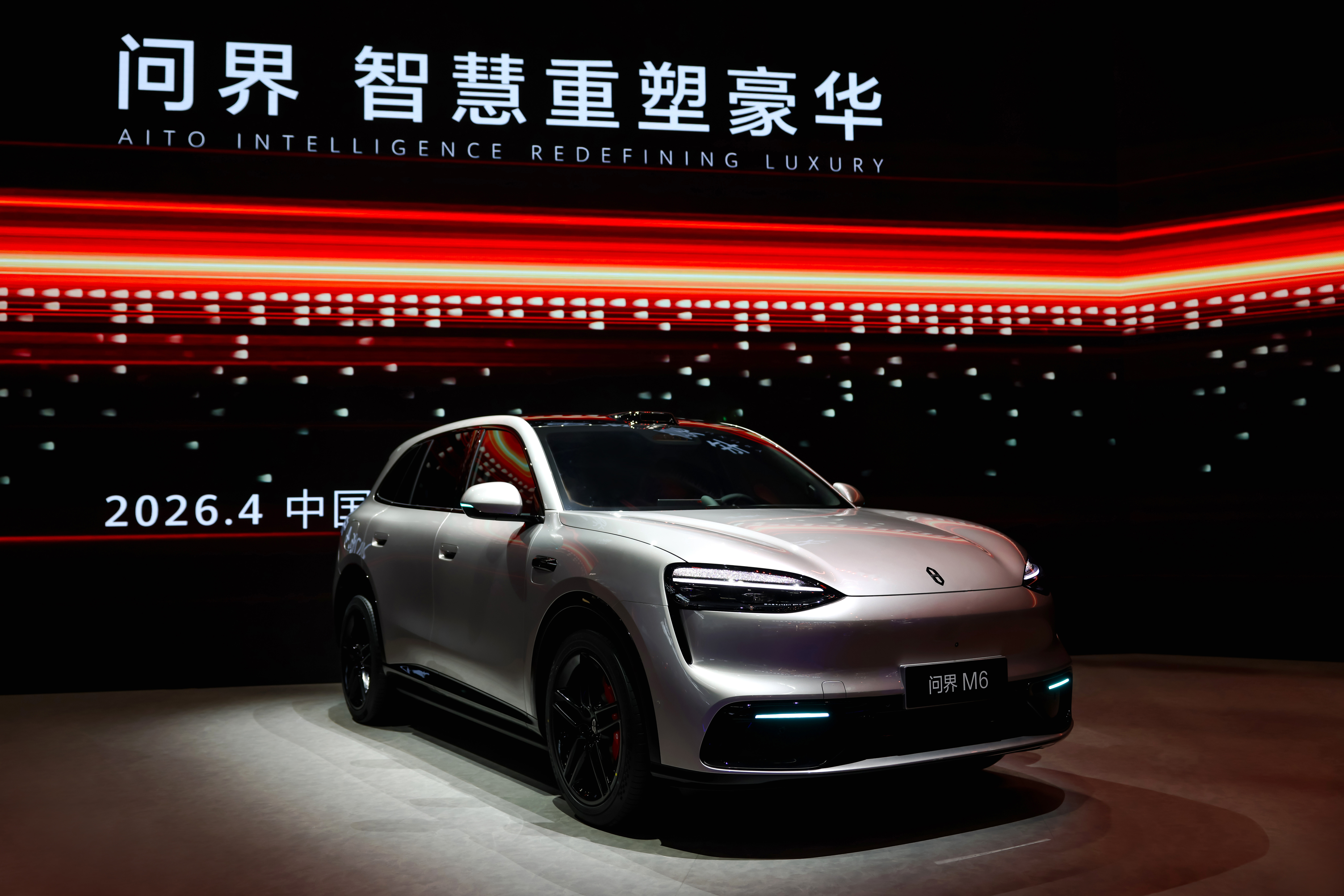 白敬亭真白，不是，怎么比其他人白出两个度首批问界M6 车主交车，全国大规模交付今