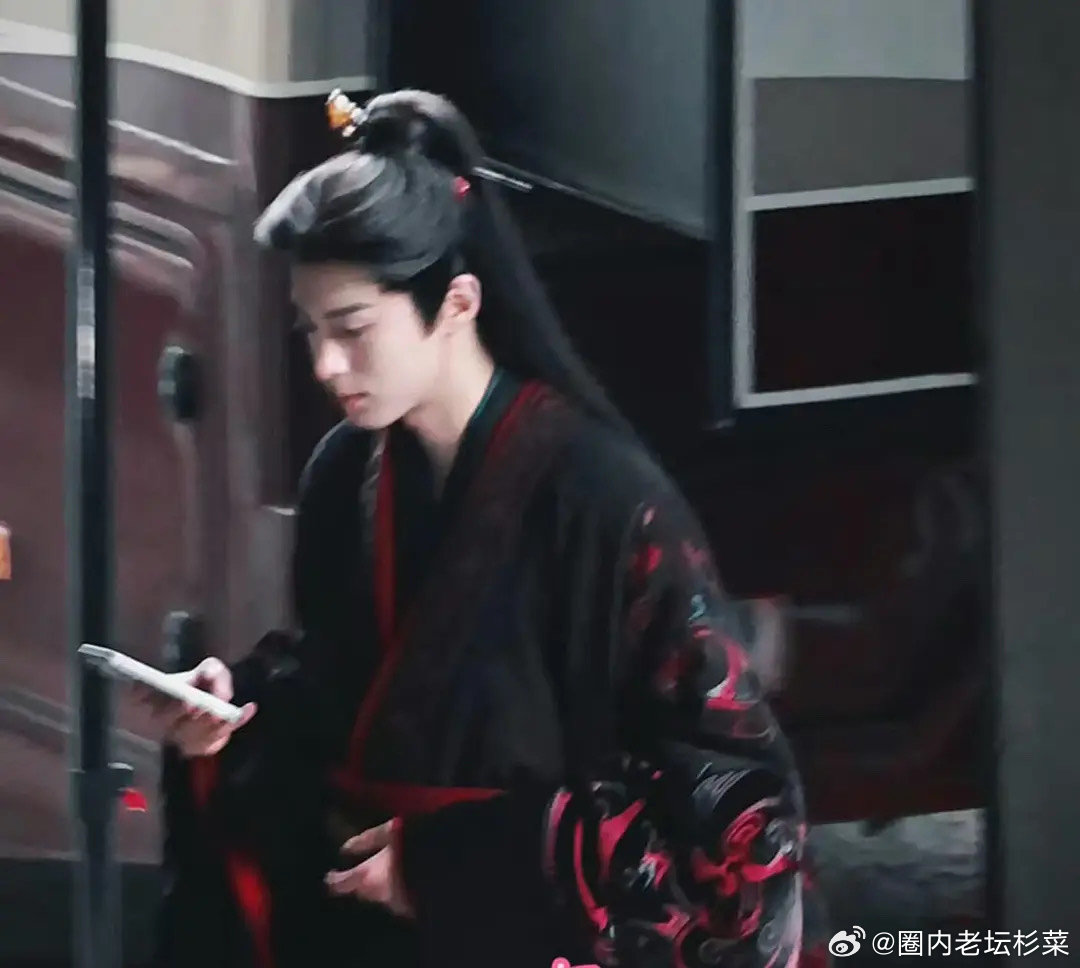 王鹤棣谢景行黑红战国袍新路透，看起来大事很妙 