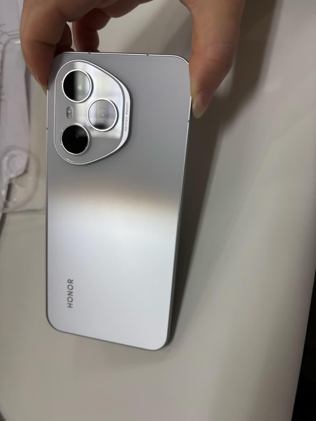 用了两个月后，荣耀400 Pro，彻底治愈了我的电量焦虑与拍照纠结！

7200