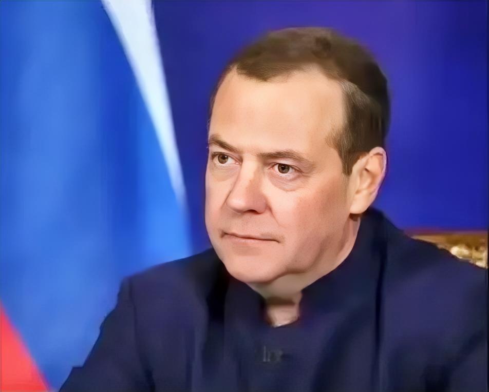 900亿欧元援乌贷款最终由谁买单？梅德韦杰夫认为是欧洲民众。

俄罗斯前总统梅德