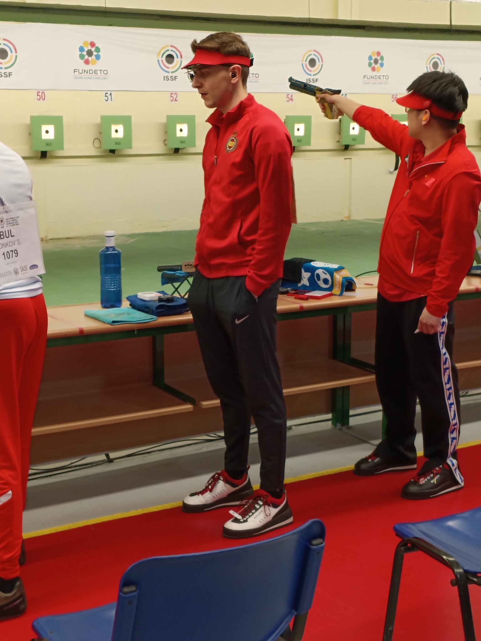 男子10米气手枪资格赛胡凯一些挨着东道主的好处，资格赛也能有点图cr西班牙射击协