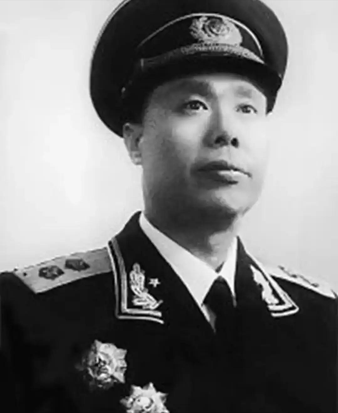 1943年，新四军13团惨遭伏击，不料双方一接火，团长饶守坤就察觉到不正常，突然