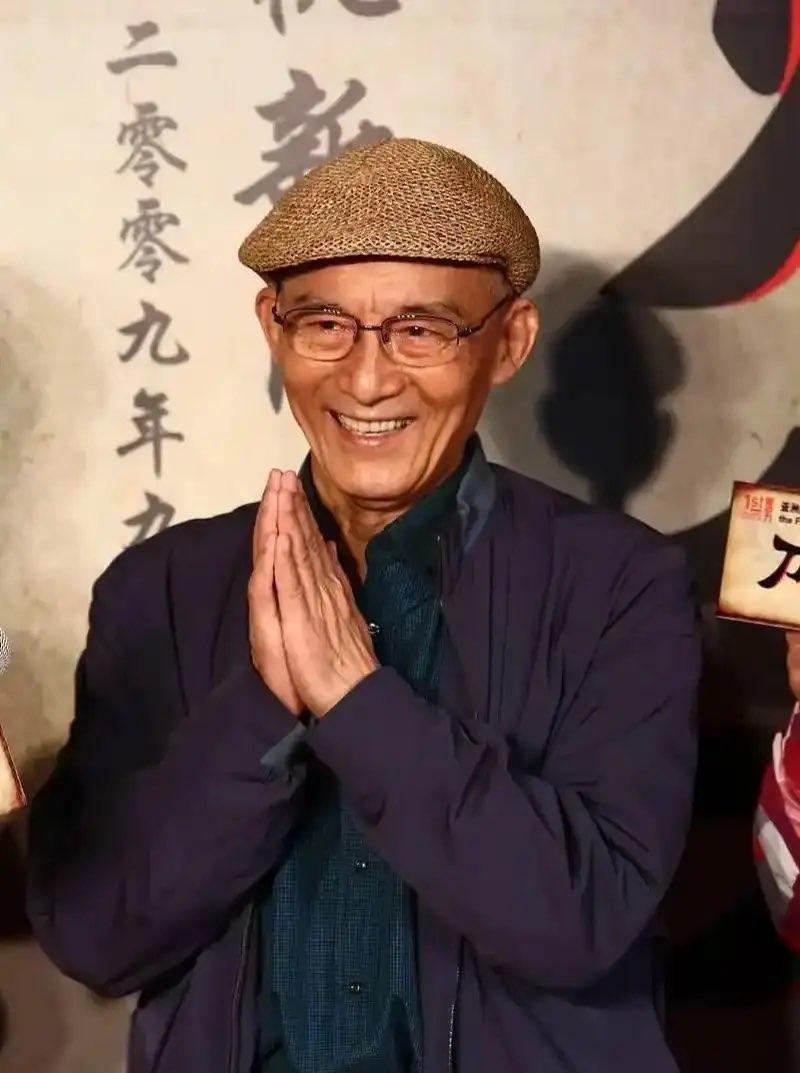 很多人只知道荧幕上的济公，却少有人了解游本昌在名利之外的选择。76岁那年，他做出