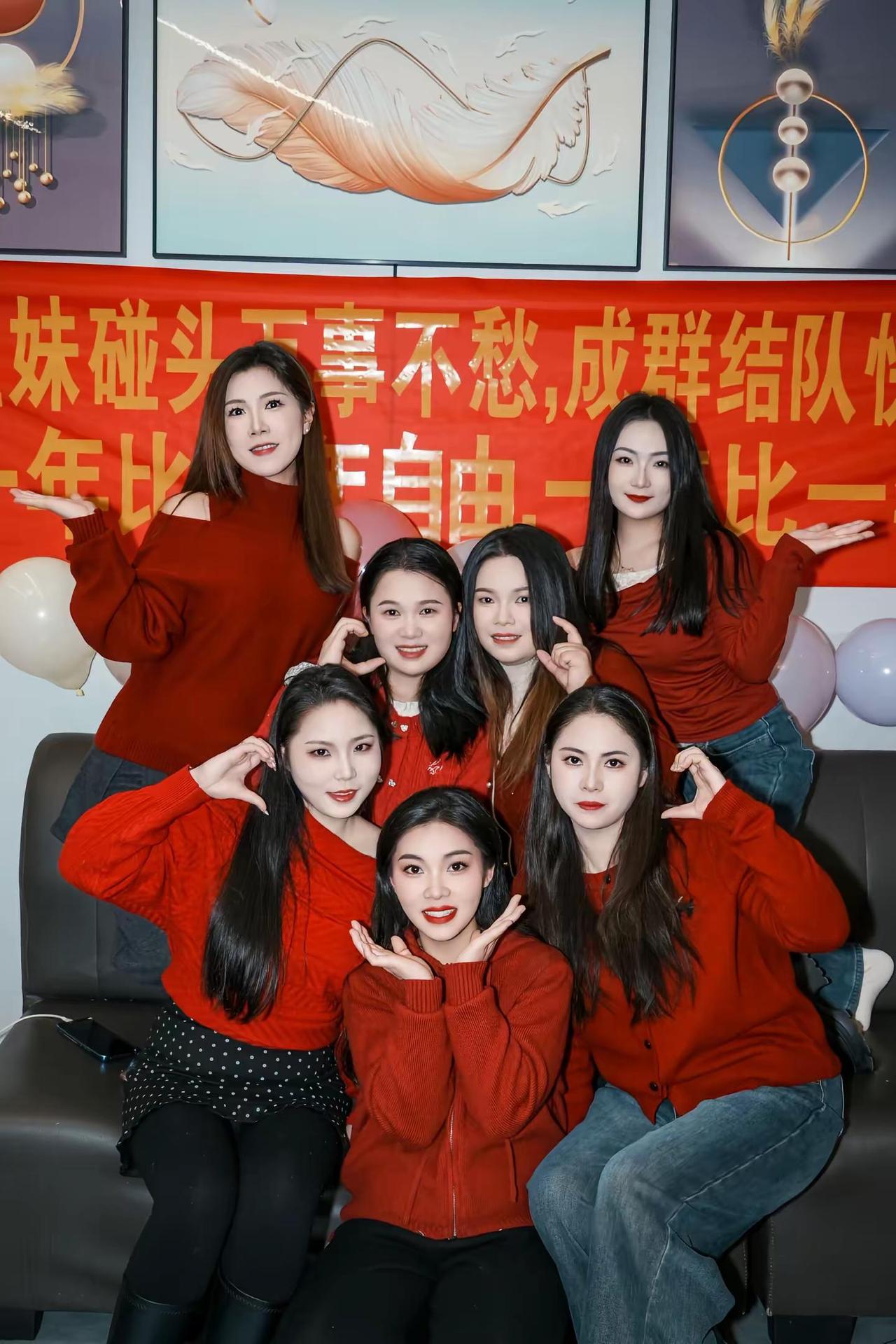 雷山帅哥美女千千万，我的闺蜜和她的老公占一半