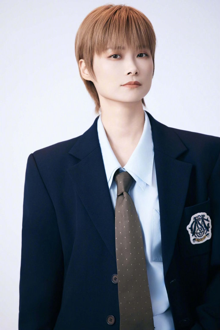 21年后见识到李宇春的厉害了李宇春能火21年的原因 李宇春的舞台有一种魔力，就是