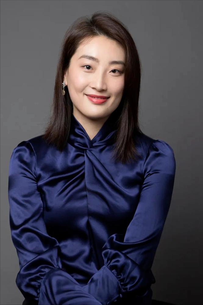 娃哈哈总裁，宗馥莉，最有钱的大龄剩女，却有着异于常人的坚韧，她说，爸爸考虑问题太
