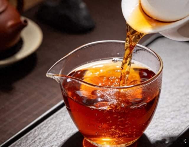 新手买黑茶避坑指南：认准三大门派，霉味浑汤白送都不能要