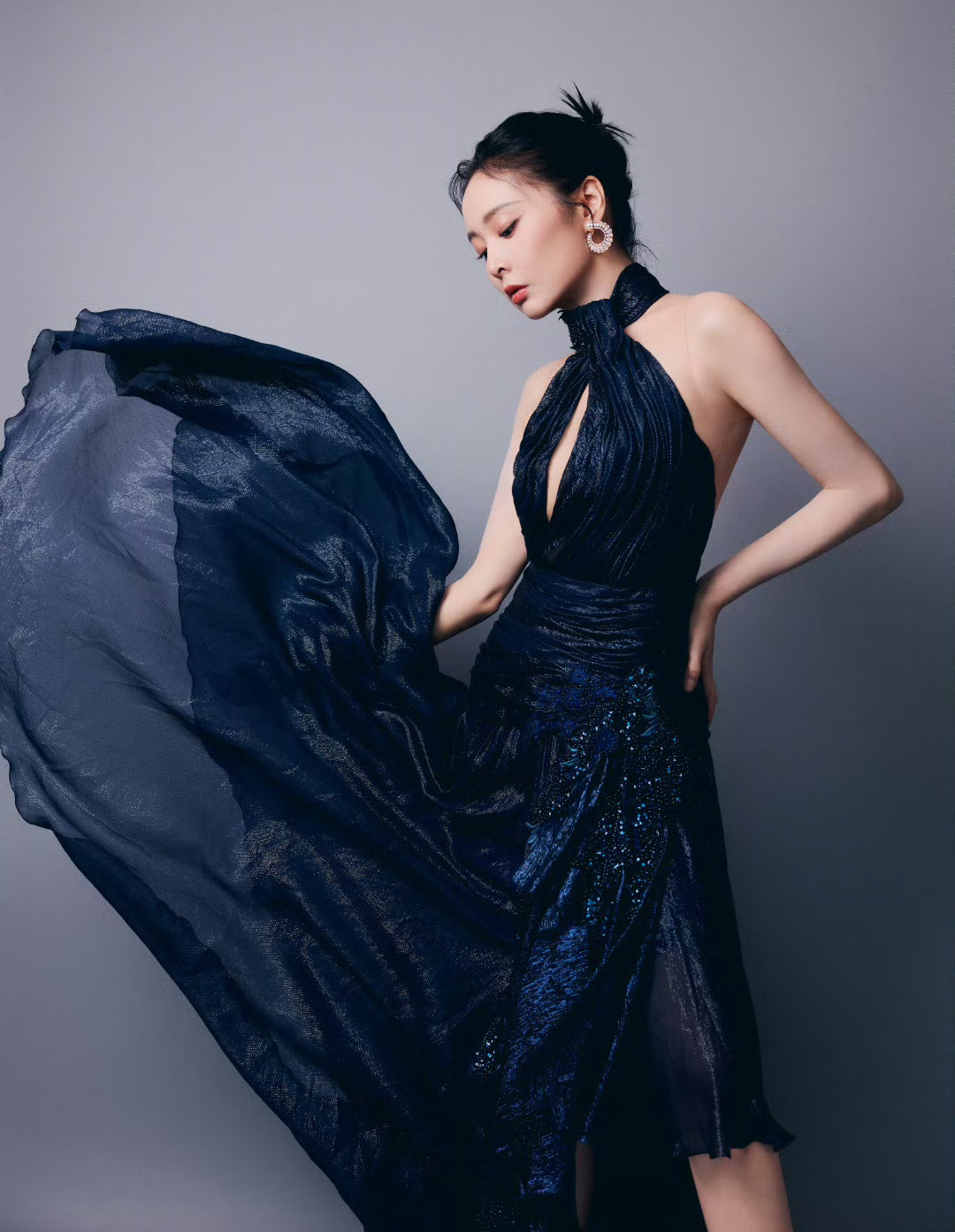 #高叶百花奖哭了#小姐姐不要哭，你是最棒的。努力认真用心的演员永远都会有好的角色