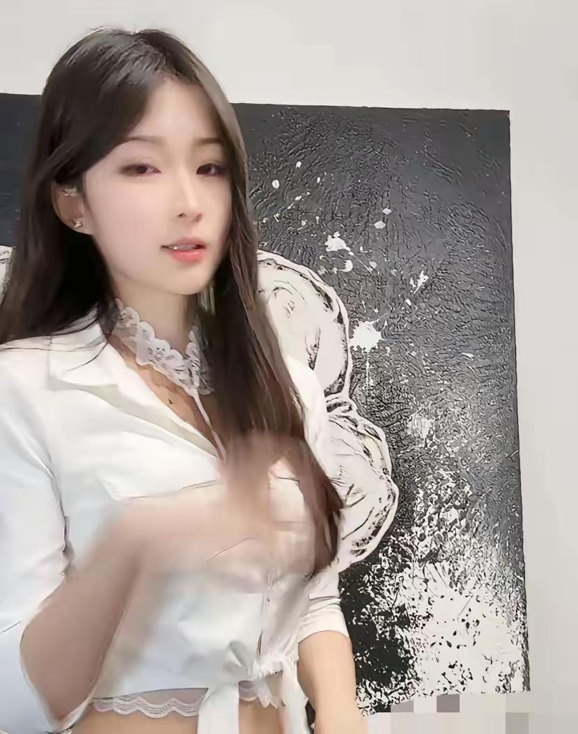 这么好看的一张脸，可惜了！

这么好的大好前程，可惜了！

1998年的女教师徐