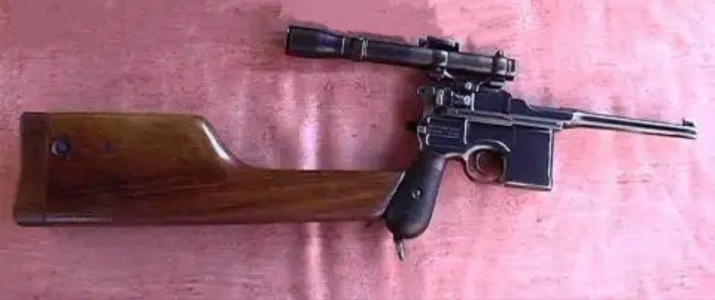 50米，是大多数手枪的有效射程。有效射程与打不打得死人不是一个概念。
——
啥叫