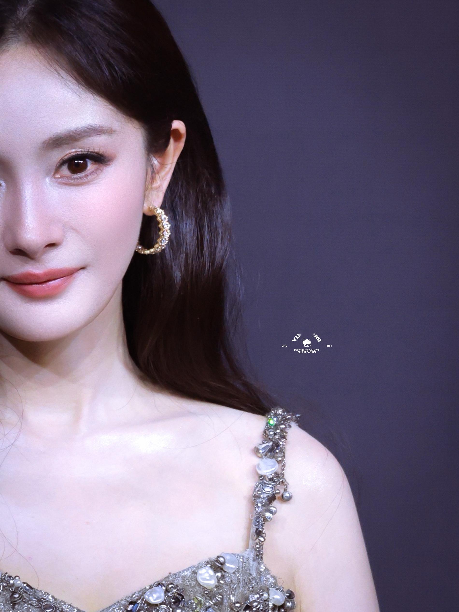 杨幂[超话]  ym杨幂冯湮儿 ym 杨幂冯娷 🦊★꒰ঌ幂幂Dollの呆萌指数