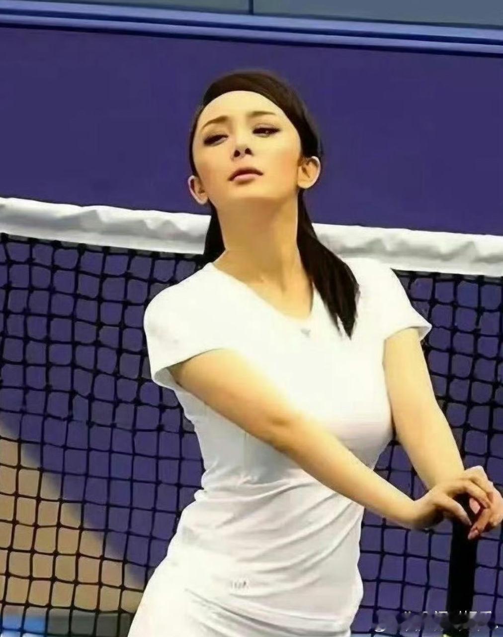 杨幂早期广告照片好销魂啊，身材一直都这么好 