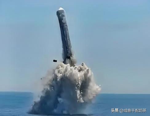 中方深海亮剑，美澳反应反差刺眼
 
这一回，中国直接把深海战略底气，明明白白亮在